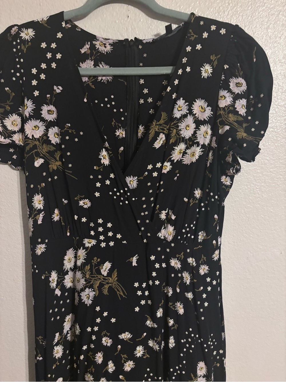 Madewell Puff-Sleeve Wrap-Front Midi Dress in Polka Daisies - Picture 4 of 10